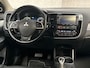Mitsubishi Outlander 2.0 PHEV Deluxe 203Pk Automaat (SCHUIFDAK, NAVIGATIE, LEDER, STOELVERWARMING, ELEK SPORTSTOELEN, CAMERA, GETINT GLAS, TREKHAAK, NIEUWE APK, NIEUWSTAAT)