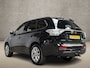Mitsubishi Outlander 2.0 PHEV Deluxe 203Pk Automaat (SCHUIFDAK, NAVIGATIE, LEDER, STOELVERWARMING, ELEK SPORTSTOELEN, CAMERA, GETINT GLAS, TREKHAAK, NIEUWE APK, NIEUWSTAAT)