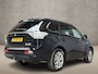 Mitsubishi Outlander 2.0 PHEV Deluxe 203Pk Automaat (SCHUIFDAK, NAVIGATIE, LEDER, STOELVERWARMING, ELEK SPORTSTOELEN, CAMERA, GETINT GLAS, TREKHAAK, NIEUWE APK, NIEUWSTAAT)