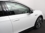 Volkswagen ID.4 204pk Panorama dak Navigatie Climate Control Parkeer Sensoren Lichtmetalen velgen