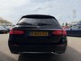 Mercedes-Benz E-klasse Estate 220 d 4Matic Premium Plus AMG LINE | BURMESTER | HEADUP DISPLAY DODEHOEK DETECTIE | NAVIGATIE | CAMERA | PANORAMADAK | ADAPTIVE CRUISE CONTROL | PARKEERSENSOREN | ELE WEG KLAPBARE TREKHAAK | LED | APPLE CARPLAY | STOELVERWARMING |