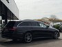Mercedes-Benz E-klasse Estate 220 d 4Matic Premium Plus AMG LINE | BURMESTER | HEADUP DISPLAY DODEHOEK DETECTIE | NAVIGATIE | CAMERA | PANORAMADAK | ADAPTIVE CRUISE CONTROL | PARKEERSENSOREN | ELE WEG KLAPBARE TREKHAAK | LED | APPLE CARPLAY | STOELVERWARMING |