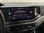 Volkswagen Polo 1.0 TSI Sportline Automaat (VIRTUAL COCKPIT, APPLE CARPLAY, KEYLESS, GROOT NAVI, CLIMATE, SPORTSTOELEN, LM VELGEN, CAMERA, GETINT GLAS, NIEUWSTAAT)
