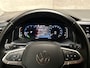 Volkswagen Polo 1.0 TSI Sportline Automaat (VIRTUAL COCKPIT, APPLE CARPLAY, KEYLESS, GROOT NAVI, CLIMATE, SPORTSTOELEN, LM VELGEN, CAMERA, GETINT GLAS, NIEUWSTAAT)