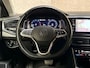 Volkswagen Polo 1.0 TSI Sportline Automaat (VIRTUAL COCKPIT, APPLE CARPLAY, KEYLESS, GROOT NAVI, CLIMATE, SPORTSTOELEN, LM VELGEN, CAMERA, GETINT GLAS, NIEUWSTAAT)