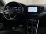Volkswagen Polo 1.0 TSI Sportline Automaat (VIRTUAL COCKPIT, APPLE CARPLAY, KEYLESS, GROOT NAVI, CLIMATE, SPORTSTOELEN, LM VELGEN, CAMERA, GETINT GLAS, NIEUWSTAAT)