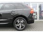 Volvo XC60 2.0 T6 Plug-in hybrid AWD R-Design FACELIFT!, ELEKT. TREKHAAK (2.100KG), PANO, WINTER PACK, MEMORY, CRUISE, CLIMA, NAVI, PDC, APPLE CARPLAY/ANDROID AUTO, KEYLESS, ELEKT. ACHTERKLEP, 84.692KM