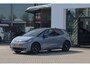 Volkswagen ID.3 Pro Limited Edition 59 kWh 204PK / 150kW, Steunhaak (voor fietsendrager), 19" 'Bergen' LMV, LED Matrix koplampen (IQ.Lights), dynamische grootlichtassistent (dynamic light assist), navigatie, Apple Carplay & Android Auto, DAB+, achteruitrijcamera (rear view), adaptieve cruise control (acc), parkeersensoren voor en achter (pdc), verwarmbare voorstoelen, verwarmbaar multifunctioneel lederen stuurwiel, privacy glas, diefstalalarm, 2-zone climatronic, parkeerassistent incl. parkeerhulp (park assist plus) etc.