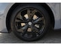 Volkswagen ID.3 Pro Limited Edition 59 kWh 204PK / 150kW, Steunhaak (voor fietsendrager), 19" 'Bergen' LMV, LED Matrix koplampen (IQ.Lights), dynamische grootlichtassistent (dynamic light assist), navigatie, Apple Carplay & Android Auto, DAB+, achteruitrijcamera (rear view), adaptieve cruise control (acc), parkeersensoren voor en achter (pdc), verwarmbare voorstoelen, verwarmbaar multifunctioneel lederen stuurwiel, privacy glas, diefstalalarm, 2-zone climatronic, parkeerassistent incl. parkeerhulp (park assist plus) etc.