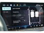 Volkswagen ID.3 Pro Limited Edition 59 kWh 204PK / 150kW, Steunhaak (voor fietsendrager), 19" 'Bergen' LMV, LED Matrix koplampen (IQ.Lights), dynamische grootlichtassistent (dynamic light assist), navigatie, Apple Carplay & Android Auto, DAB+, achteruitrijcamera (rear view), adaptieve cruise control (acc), parkeersensoren voor en achter (pdc), verwarmbare voorstoelen, verwarmbaar multifunctioneel lederen stuurwiel, privacy glas, diefstalalarm, 2-zone climatronic, parkeerassistent incl. parkeerhulp (park assist plus) etc.