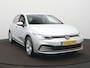 Volkswagen Golf 1.0 TSI Life Navigatie - ACC - Climatronic - PDC - Trekhaak - ACC - Apple Carplay/Android Auto