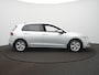 Volkswagen Golf 1.0 TSI Life Navigatie - ACC - Climatronic - PDC - Trekhaak - ACC - Apple Carplay/Android Auto