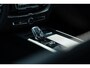 Volvo XC60 2.0 T6 Plug-in hybrid AWD Plus Black Edition | Adaptieve Cruise Control | Panoramadak | Harman Kardon Audio | Stoel-/Stuur-/Voorruitverwarming | Dodehoek Detectie | 360° Parkeercamera |