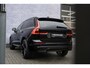 Volvo XC60 2.0 T6 Plug-in hybrid AWD Plus Black Edition | Adaptieve Cruise Control | Panoramadak | Harman Kardon Audio | Stoel-/Stuur-/Voorruitverwarming | Dodehoek Detectie | 360° Parkeercamera |