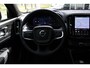 Volvo XC40 2.0 B4 Plus Dark | Elektrisch verstelbare stoelen met memory | Adaptieve cruise controle | Verwarmbare voorstoelen | Verwarmbaar stuurwiel | Andriod Auto | Apple CarPlay | Blind spot
