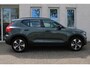 Volvo XC40 2.0 B4 Plus Dark | Elektrisch verstelbare stoelen met memory | Adaptieve cruise controle | Verwarmbare voorstoelen | Verwarmbaar stuurwiel | Andriod Auto | Apple CarPlay | Blind spot