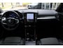 Volvo XC40 2.0 B4 Plus Dark | Elektrisch verstelbare stoelen met memory | Adaptieve cruise controle | Verwarmbare voorstoelen | Verwarmbaar stuurwiel | Andriod Auto | Apple CarPlay | Blind spot