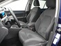 Volkswagen Golf 1.4 eHybrid Style Automaat - Navigatie - HUD - IQ light - Trekhaak - Ergo-Active bestuurdersstoel - Park Assist - Stoelverwarming