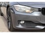 BMW 3-Serie Touring 318d | MASSAVLIEGWIEL HOORBAAR | Trekhaak afneembaar | Navigatie | Bluetooth | Elek kofferdeksel