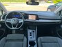 Volkswagen Golf 1.5 eTSI Style AUT. - Navi - Alcantara - Camera - PDC - LM