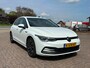 Volkswagen Golf 1.5 eTSI Style AUT. - Navi - Alcantara - Camera - PDC - LM