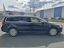 Volvo V70 1.6 T4 Limited Edition GEWOON SUPER LEUKE AUTO EN VOOR ZEER SCHERPE PRIJS OP DE MARKT !!!!