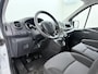 Renault Trafic 2.0dCi 120PK T29 L1H1 3-Persoons Trekhaak Euro 6 Apple Carplay Android Auto Airco Navi Cruise Control Led Bluetooth Pdc Betonplex Vloer Wandbetimmering Schuifdeur 1e Eigenaar Origineel Nederlandse Bus