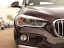 BMW X1 sDrive20i X-line | Head-Up | Stuurverwarming! | Stoelverw | Nav | Leer | Camera!