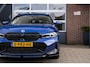 BMW 3-Serie 330 330e xDrive Touring M Sport | Panorama | Maxton | Trekhaak | Head-Up | Comfort Access | Leder | 19' Inch |