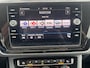 Volkswagen Touran 2.0 TDI Automaat R-Line Highline Navigatie Camera Adaptieve Cruise Dab Led Carplay Sport Comfortstoelen Stoelverwarming Hoge zit NL Auto