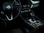 Alfa Romeo Giulia 2.0T Sprint 300pk | Veloce stoelen | Pano-dak | CarPlay | 19 inch