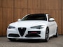 Alfa Romeo Giulia 2.0T Sprint 300pk | Veloce stoelen | Pano-dak | CarPlay | 19 inch