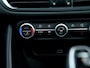 Alfa Romeo Giulia 2.0T Sprint 300pk | Veloce stoelen | Pano-dak | CarPlay | 19 inch