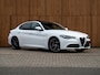 Alfa Romeo Giulia 2.0T Sprint 300pk | Veloce stoelen | Pano-dak | CarPlay | 19 inch