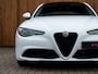 Alfa Romeo Giulia 2.0T Sprint 300pk | Veloce stoelen | Pano-dak | CarPlay | 19 inch