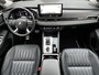 Mitsubishi Outlander 2.4 PHEV Instyle 4WD S-AWC Automaat /  Fabrieksgarantie tot 04-2033 / Leder / NL auto / Stoelventilatie / Stuur-, stoel- en achterbankverwarming / Navigatie / Elektrische stoelen en klep / HUD / Cam 360° /  snelladen / 20" LM wielen /