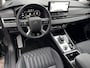 Mitsubishi Outlander 2.4 PHEV Instyle 4WD S-AWC Automaat /  Fabrieksgarantie tot 04-2033 / Leder / NL auto / Stoelventilatie / Stuur-, stoel- en achterbankverwarming / Navigatie / Elektrische stoelen en klep / HUD / Cam 360° /  snelladen / 20" LM wielen /