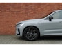 Volvo XC60 T6 Plug-in hybrid AWD Plus Black Edition | Luchtvering | 360 graden camera | Head-up display | Stoelverwarming voor | Panoramisch dak met schuif-/kantel functie | Harman Kardon geluidsinstallatie | Elektrisch verstelbare stoelen voor/achter | 21'' Lichtmetalen velgen | Verwarmbaar stuurwiel |