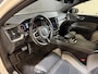 Volvo V60 2.0 T8 Recharge AWD R-Design | Elektr. trekhaak | Camera | Stoel/stuurverwarming | Carplay | Adaptive cruise