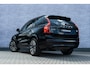 Volvo XC90 2.0 T8 Recharge AWD Ultimate Dark | Adaptieve Cruise Control | Panoramadak | Luchtvering | Trekhaak | 360° Parkeercamera | Stoel-/Stuurverwarming | Nappa Lederen Sportstoelen | Head-Up Display |