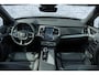 Volvo XC90 2.0 T8 Recharge AWD Ultimate Dark | Adaptieve Cruise Control | Panoramadak | Luchtvering | Trekhaak | 360° Parkeercamera | Stoel-/Stuurverwarming | Nappa Lederen Sportstoelen | Head-Up Display |