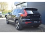 Volvo XC40 Recharge P8 AWD R-Design | Panoramadak | BLIS | Verwarmbare voorstoelen en stuurwiel | Premium audio by Harman Kardon | Adaptieve cruise control | Elektrische achterklep | Verwarmbare voorruit |