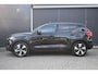 Volvo XC40 Recharge P8 AWD R-Design | Panoramadak | BLIS | Verwarmbare voorstoelen en stuurwiel | Premium audio by Harman Kardon | Adaptieve cruise control | Elektrische achterklep | Verwarmbare voorruit |