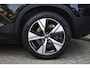 Volvo XC40 Recharge P8 AWD R-Design | Panoramadak | BLIS | Verwarmbare voorstoelen en stuurwiel | Premium audio by Harman Kardon | Adaptieve cruise control | Elektrische achterklep | Verwarmbare voorruit |