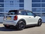 MINI Cooper 3-Deurs 1.5 Chili Business | Panoramadak | LED | Parkeersensoren Achter | 17'' LMV | Navigatie | Dual Zone Climate Control |