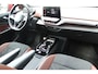Volkswagen ID.4 Pure 52kWh ELEKTRISCH. Serieus nette en mooie VW ID.4 ! Autm. airco dual, stoelverwarming, LM wielen met AllSeason banden, metallic lak Two tone, trekhaak, LED verlichting, parkeersensoren, navigatie, telefoonvoorb., leer/alcantara bekleding etc.