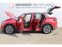 Volkswagen ID.4 Pure 52kWh ELEKTRISCH. Serieus nette en mooie VW ID.4 ! Autm. airco dual, stoelverwarming, LM wielen met AllSeason banden, metallic lak Two tone, trekhaak, LED verlichting, parkeersensoren, navigatie, telefoonvoorb., leer/alcantara bekleding etc.