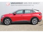 Volkswagen ID.4 Pure 52kWh ELEKTRISCH. Serieus nette en mooie VW ID.4 ! Autm. airco dual, stoelverwarming, LM wielen met AllSeason banden, metallic lak Two tone, trekhaak, LED verlichting, parkeersensoren, navigatie, telefoonvoorb., leer/alcantara bekleding etc.