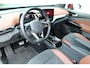 Volkswagen ID.4 Pure 52kWh ELEKTRISCH. Serieus nette en mooie VW ID.4 ! Autm. airco dual, stoelverwarming, LM wielen met AllSeason banden, metallic lak Two tone, trekhaak, LED verlichting, parkeersensoren, navigatie, telefoonvoorb., leer/alcantara bekleding etc.