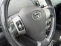 Toyota Yaris 1.3 VVTi Sol 5 DEURS! 1E EIGENAAR l NL AUTO NAP! NIEUWSTAAT VOL LEER l AIRCO l LMV l MTF-STUUR l NIEUWE APK l DEALER